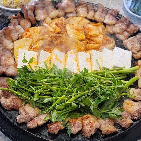 한돈 숙성삼겹살 400g (한돈) 메뉴 사진(네이버)