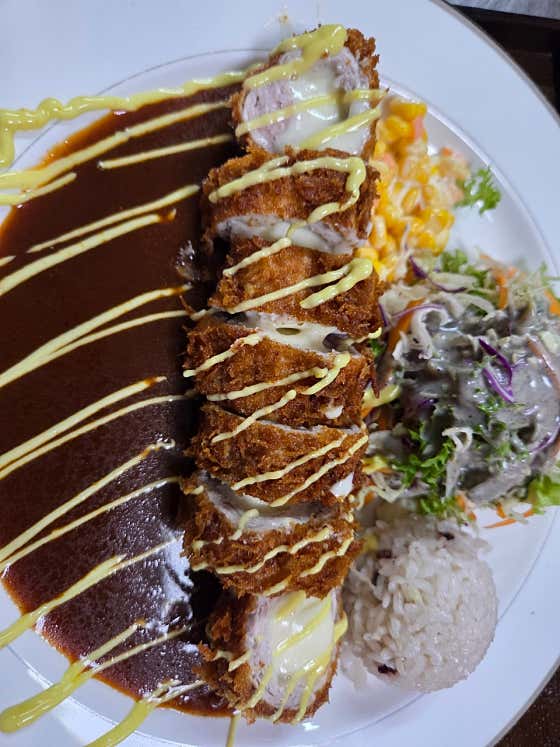 수제 흑돼지 치즈돈까스 메뉴 사진(네이버)