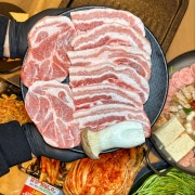 묵은지 목살 메뉴 사진(네이버)