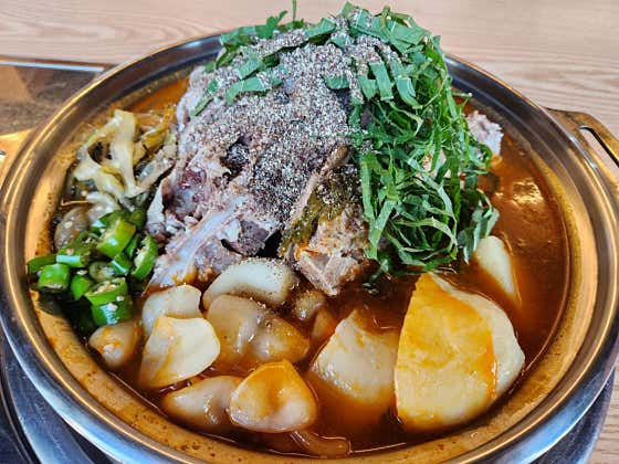 감자탕(중) 메뉴 사진(네이버)