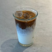 바닐라빈 라떼 메뉴 사진(네이버)