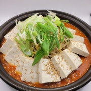고기듬뿍두부짜글이 메뉴 사진(네이버)