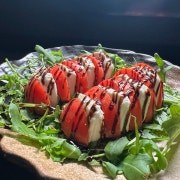루꼴라카프레제 메뉴 사진(네이버)