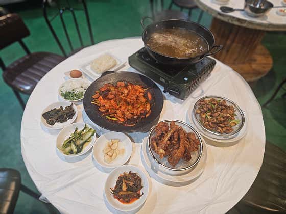솥뚜껑 닭볶음탕