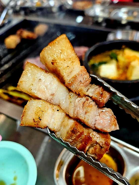 웃음팡팡 미박 삼겹살 메뉴 사진(네이버)