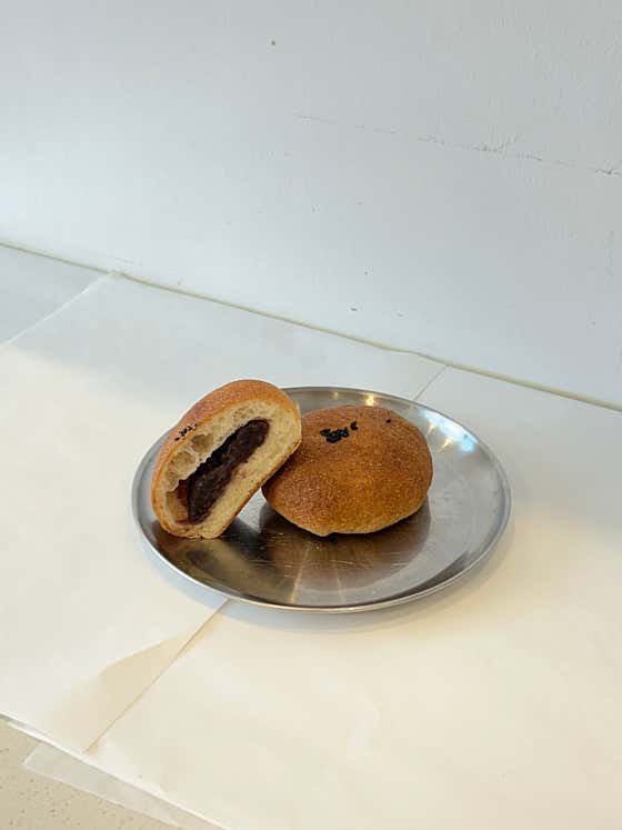 100%통밀 팥빵 메뉴 사진(네이버)
