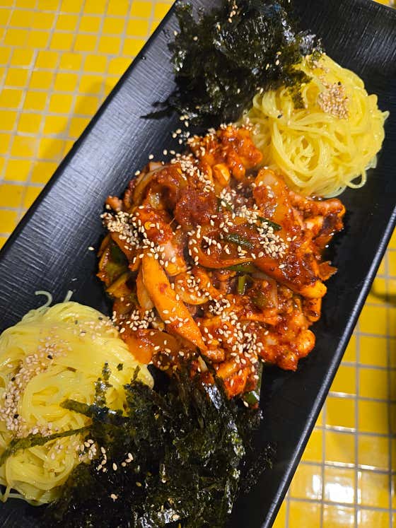 매콤 낙지볶음&소면 메뉴 사진(네이버)