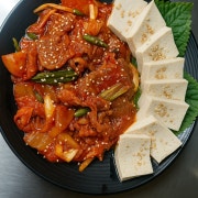 우삼겹+김치+두부, 안주의정석 메뉴 사진(네이버)