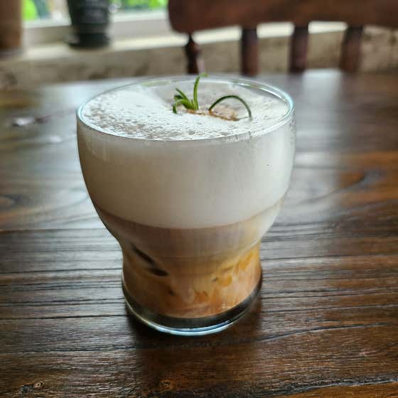 홀수 피콜로라떼 (ice) 메뉴 사진(네이버)
