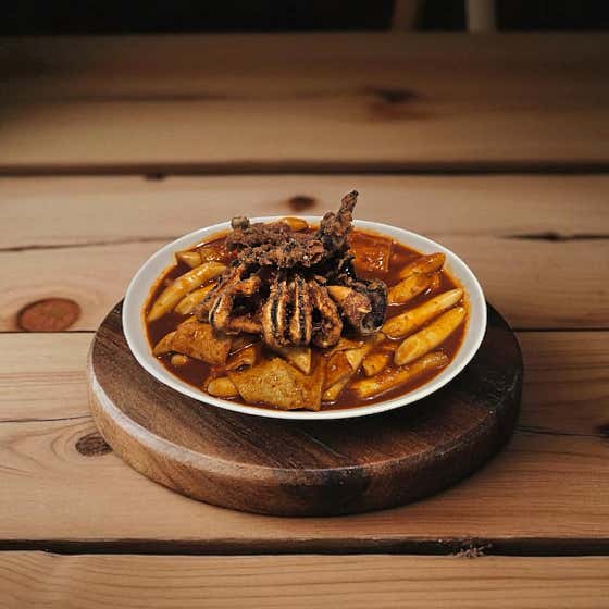 통오징어 마늘듬뿍 떡볶이 메뉴 사진(네이버)