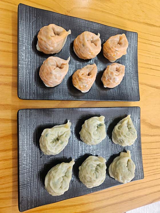 고기만두 와 김치만두 메뉴 사진(네이버)