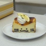 레몬 ( 바스크치즈케이크 ) 메뉴 사진(네이버)
