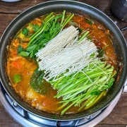 메기매운탕(중) 메뉴 사진(네이버)