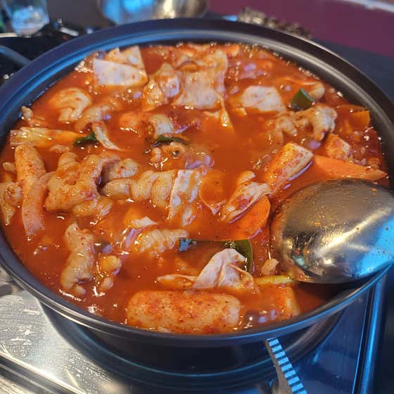 매운국물무뼈닭발 메뉴 사진(네이버)