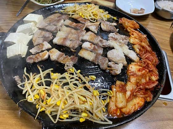 생삼겹살 200g 메뉴 사진(네이버)
