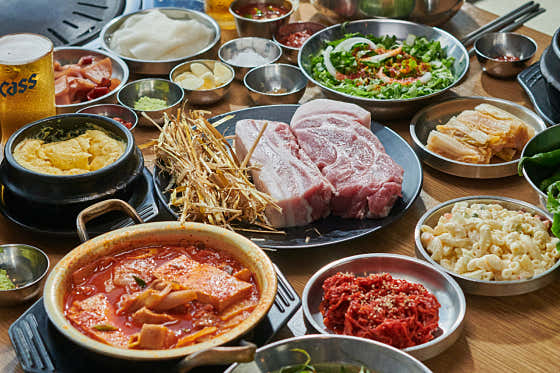 가성비 갑❤️점심특선 숙성흑돼지 2인 메뉴 사진(네이버)