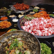 봉자 고기 한접시 + 반접시 메뉴 사진(네이버)