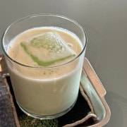 완두콩라떼 메뉴 사진(네이버)