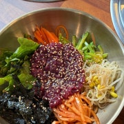 생고기비빔밥 메뉴 사진(네이버)