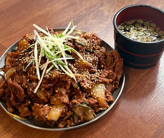 불맛 가득 산더미 제육볶음 메뉴 사진(네이버)