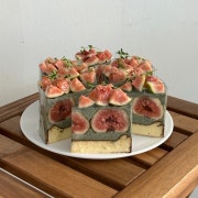 무화과 쑥 치즈 케이크 메뉴 사진(네이버)