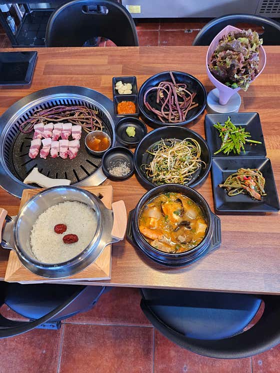 회관특선흑돼지120g(2인이상) 메뉴 사진(네이버)