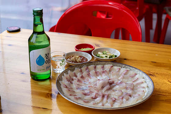 제철 쫄깃탱글 방어 메뉴 사진(네이버)