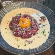 크림 육회 메뉴 사진(네이버)