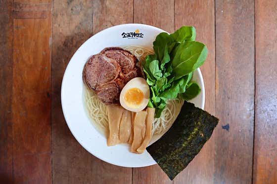 Sogeumjemyeonso 弘大店的餐點與飲品照片