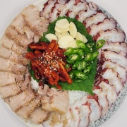 문어삼합(중) 메뉴 사진(네이버)