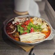 1+한우사태스지전골 (빨간/하얀) 메뉴 사진(네이버)