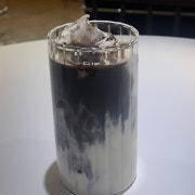 블랙라떼 메뉴 사진(네이버)