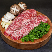 14일 숙성투뿔한우채끝등심(150g) 메뉴 사진(네이버)