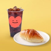 아메리카노+소금빵 메뉴 사진(네이버)