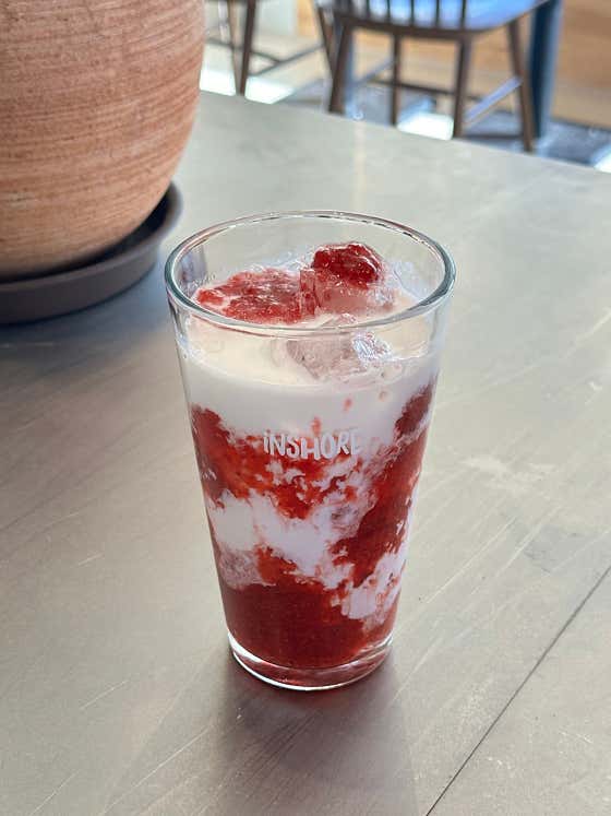 딸기라떼 (Only Ice) 메뉴 사진(네이버)