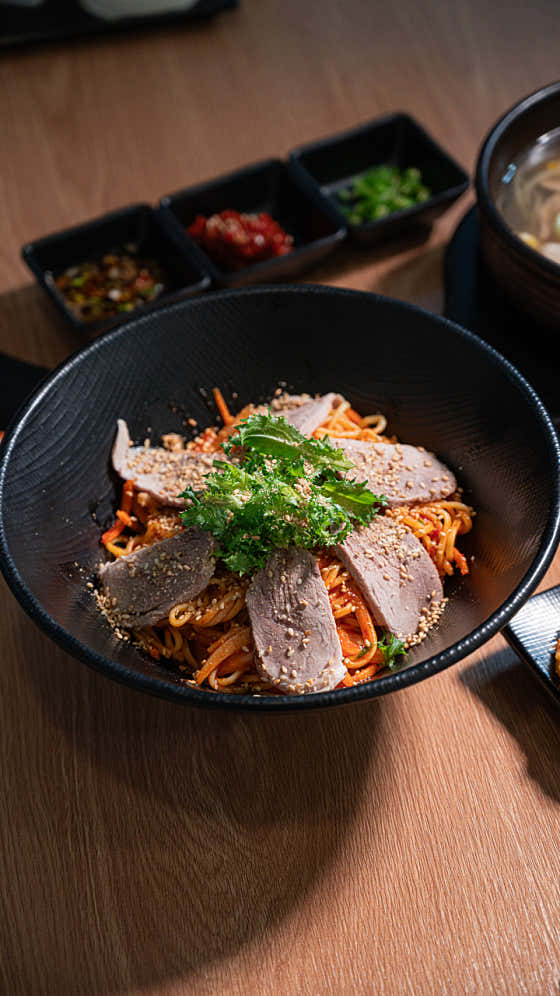 고기비빔국수 메뉴 사진(네이버)