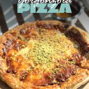 피스타치 고르곤졸라 피자 메뉴 사진(네이버)