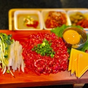 ++1한우육회(소)+우동 메뉴 사진(네이버)