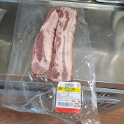 암돼지삼겹살 100g9000원 메뉴 사진(네이버)
