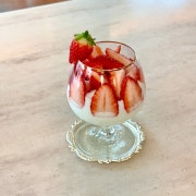 [겨울 한정] 생딸기 요거트 메뉴 사진(네이버)
