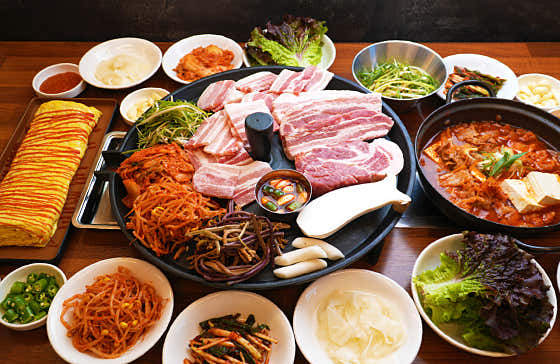 🌈솥뚜껑생삼겹 반상/한상 메뉴 사진(네이버)