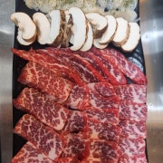 진갈비살삼합 메뉴 사진(네이버)