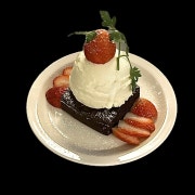[시즌종료]딸기 아이스크림 브라우니 메뉴 사진(네이버)