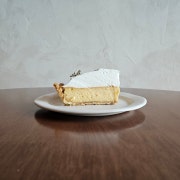 고구마 크림치즈파이(겨울시즌) 메뉴 사진(네이버)