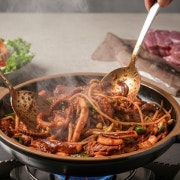 직화오징어볶음(오징어 / 돼지고기) 메뉴 사진(네이버)