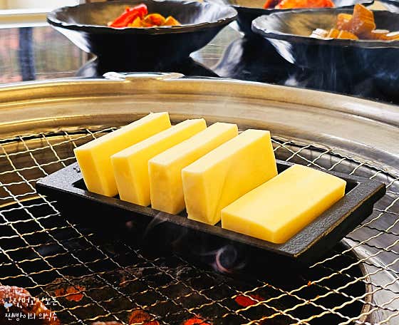 구워먹는 치즈 (전용불판) 메뉴 사진(네이버)