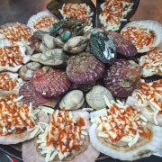 반반(치즈가리비+모듬조가구이) 메뉴 사진(네이버)