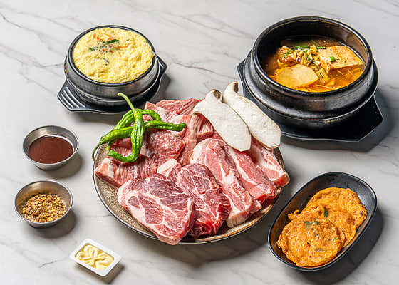 최상급 선별육 숙성 한돈모듬한판 메뉴 사진(네이버)