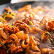 오쭈 철판(오징어+쭈꾸미) 메뉴 사진(네이버)