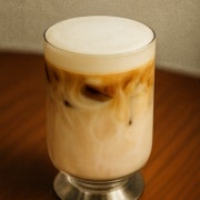 연유밀크폼라떼 (hot/ice 선택) 메뉴 사진(네이버)
